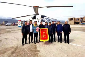 山東通航KA-32直升機連續(xù)轉(zhuǎn)戰(zhàn)兩地鏖戰(zhàn)山火
